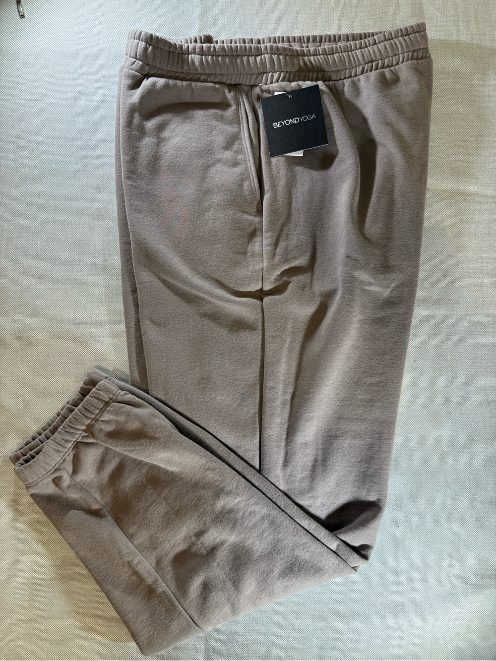 NWT Beyond Yoga Men’s Sweatpants Niger’s Size 2XL Taupe Drawstring Lounge